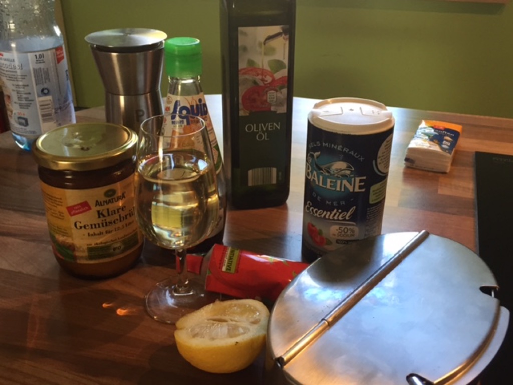Linguine with salmon and spinach